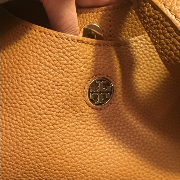 Tory Burch Perry Hobo - Picture 5 of 6